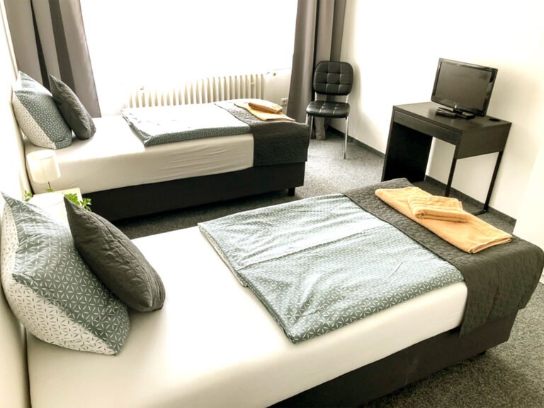 lir26 services thumbnail hotel 1 let it roll 2026